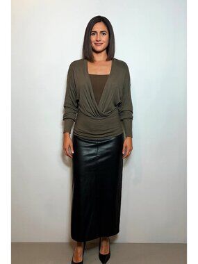 Ann Taylor Loft Rayon/Silk Deep V-Neck Sweater Fitted Sleeves Lightweight Large